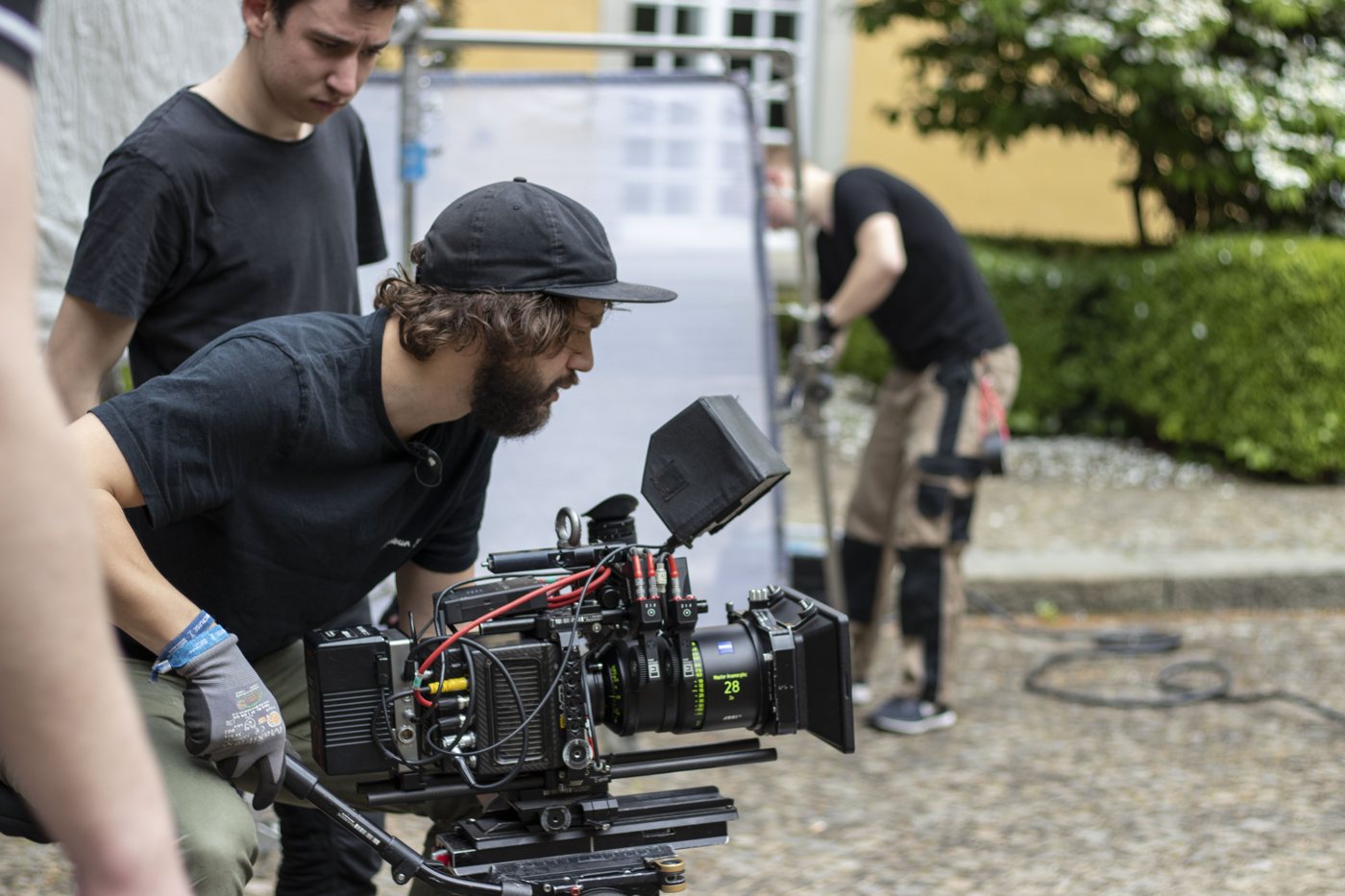 Das Team hinter der Kamera am Set